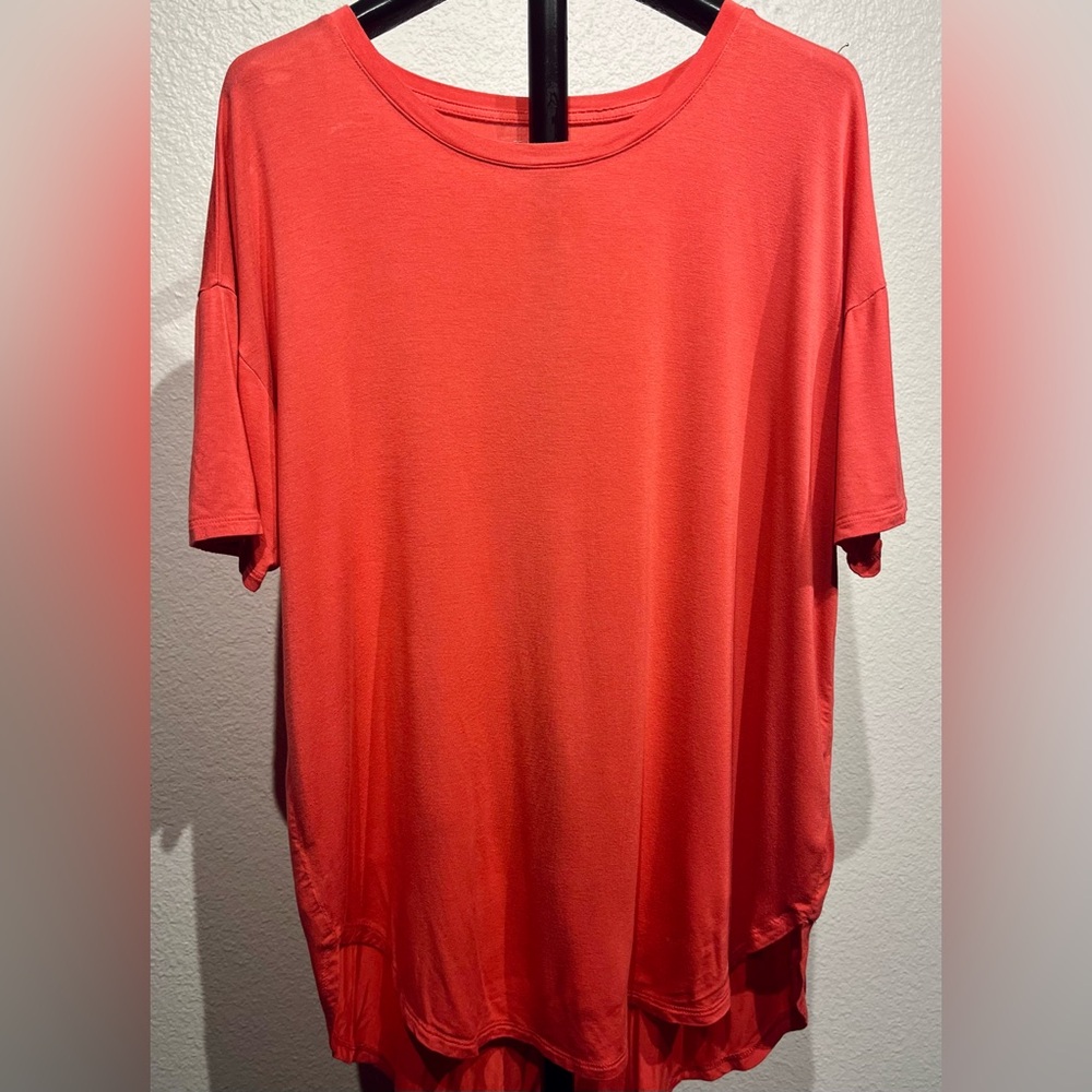 Time and Tru Coral Rayon-blend T-Shirt - Size M (Women’s)